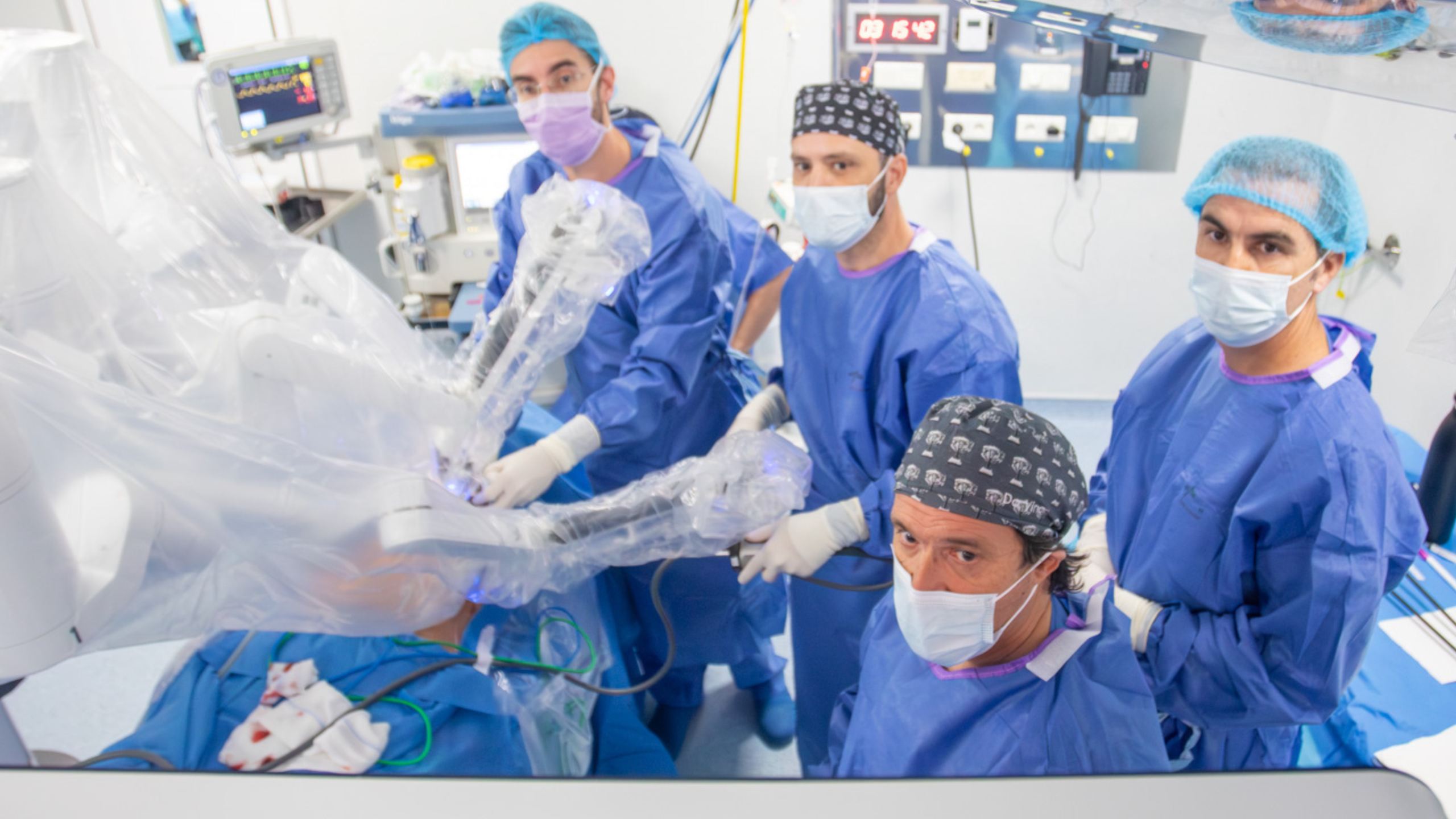 «El robot Da Vinci aporta una tecnología puntera, con una recuperación más rápida y una cirugía más precisa»