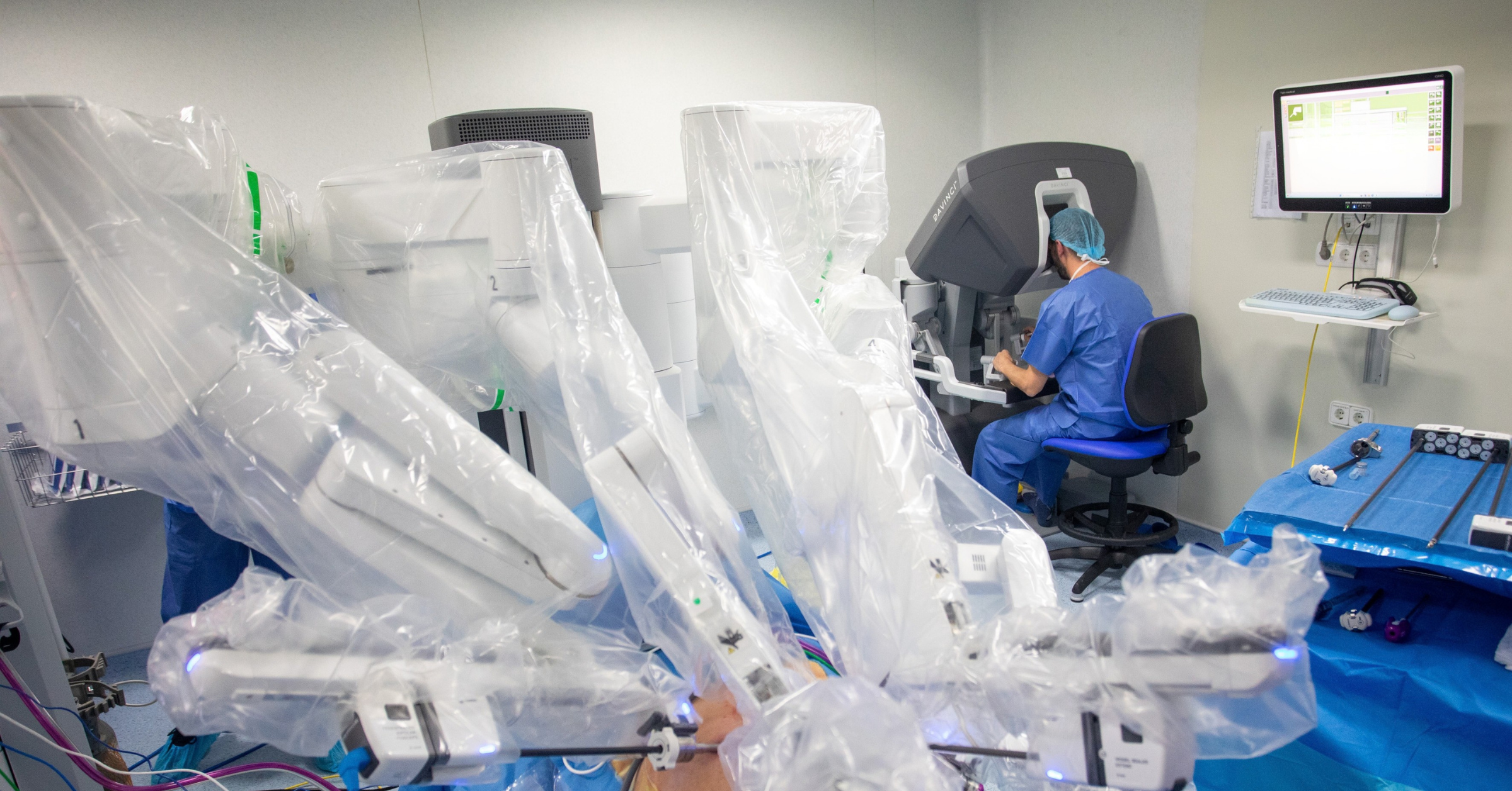 HLA Vistahermosa introduce la cirugía robótica para tratar el cáncer de colon y recto en Alicante